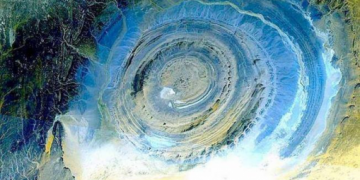 ما بين عين و عين …