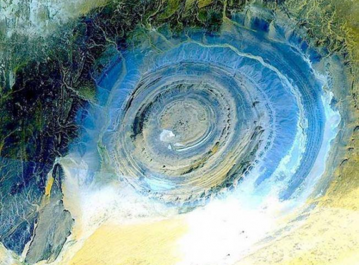 ما بين عين و عين …