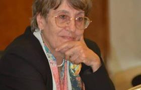 قصيدة: من زمن الأسر… تذكرتكم وسكر قهوتي