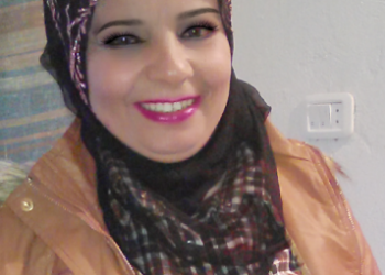 الهدية لمن علمنا القيم