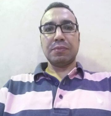 قصيدة: أكتب بدمي