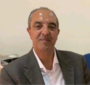 ” الشعر لوحة سحر “