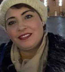 قصيدة : أرصفة عارية