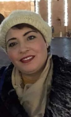 قصيدة : أرصفة عارية