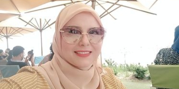 قصيدة: نقرات على خصر الزمن