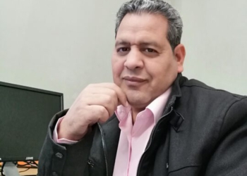 قصيدة: الكلماتُ تتهيأ للحب .. الكلمات تتبرج للموت