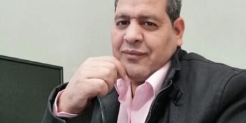 قصيدة: الكلماتُ تتهيأ للحب .. الكلمات تتبرج للموت