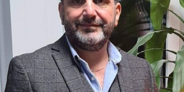 8.أذار لعيدها نكتب ونغني…